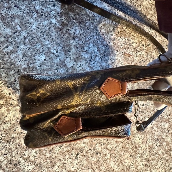 Louis Vuitton
LV Monogram Amazone
Crossbody bag - Picture 5 of 17